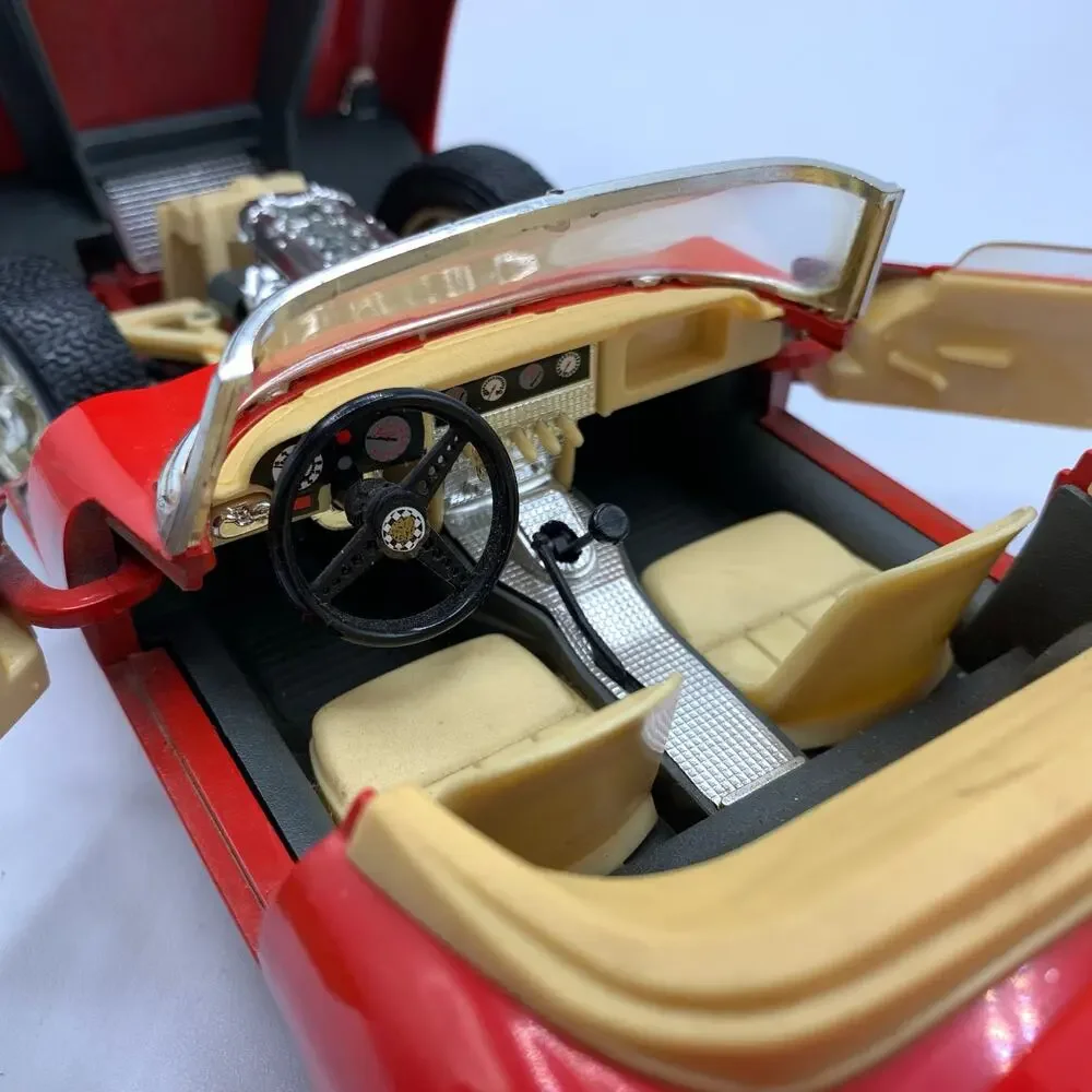 Vintage Bburago 1:18 Scale Jaguar E-Type Cabriolet Red Diecast Model Car